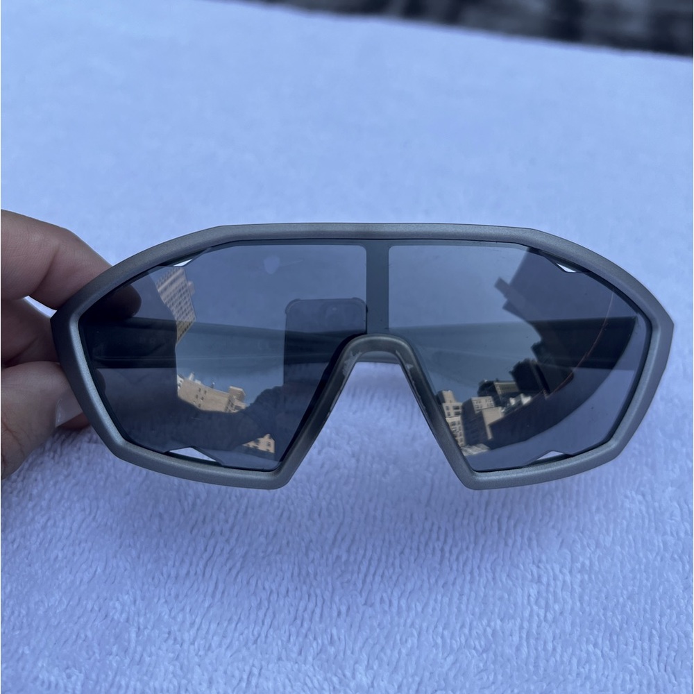 PRADA Línea Rosa Unisex Gray Shield Frame Mirror Gray Lenses made in Italy